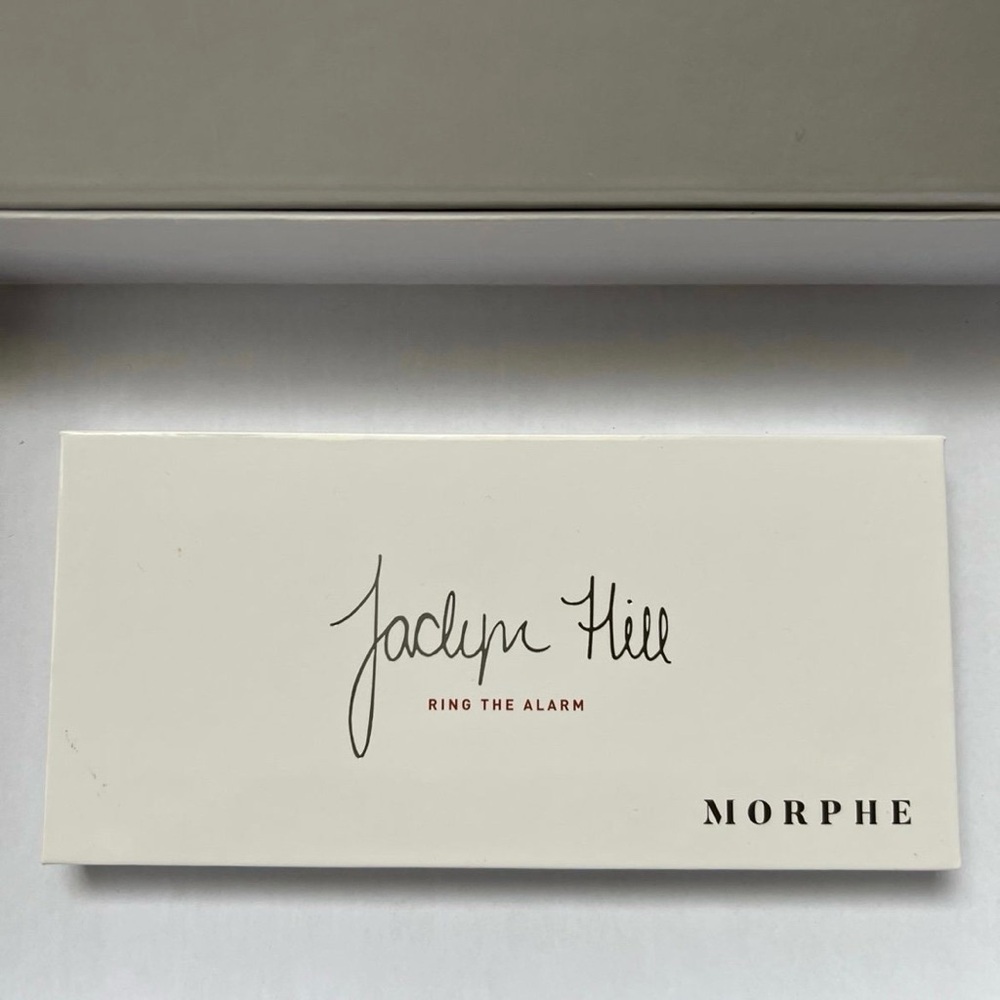 Jaclyn Hill Morphe Ring The Alarm Eyeshadow Palette - Picture 3 of 8